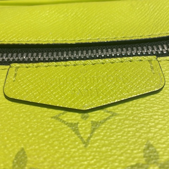 RESERVED FOR BUYER GIVEAWAY LOUIS VUITTON EUC Taigarama Neon Yellow MSNGR Bag - Picture 7 of 17
